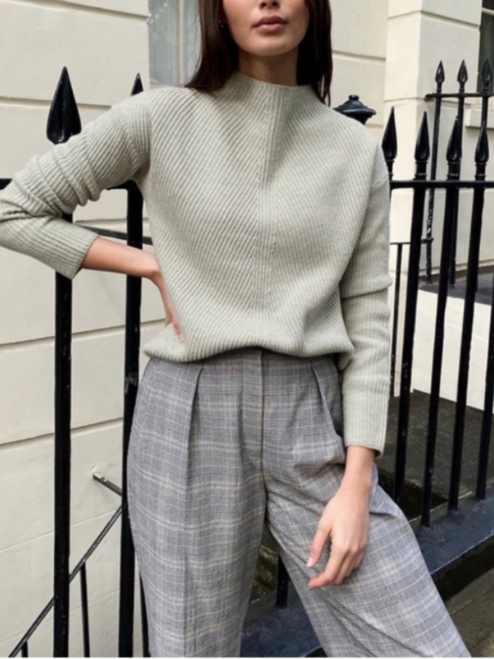 Aritzia Babaton Grey Cascade Plaid Pants High Rise Wide Leg Sz 6 - Picture 2 of 15